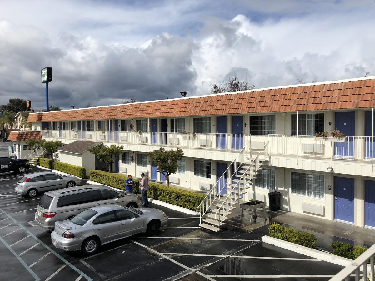 Gilroy Inn Dış mekan fotoğraf