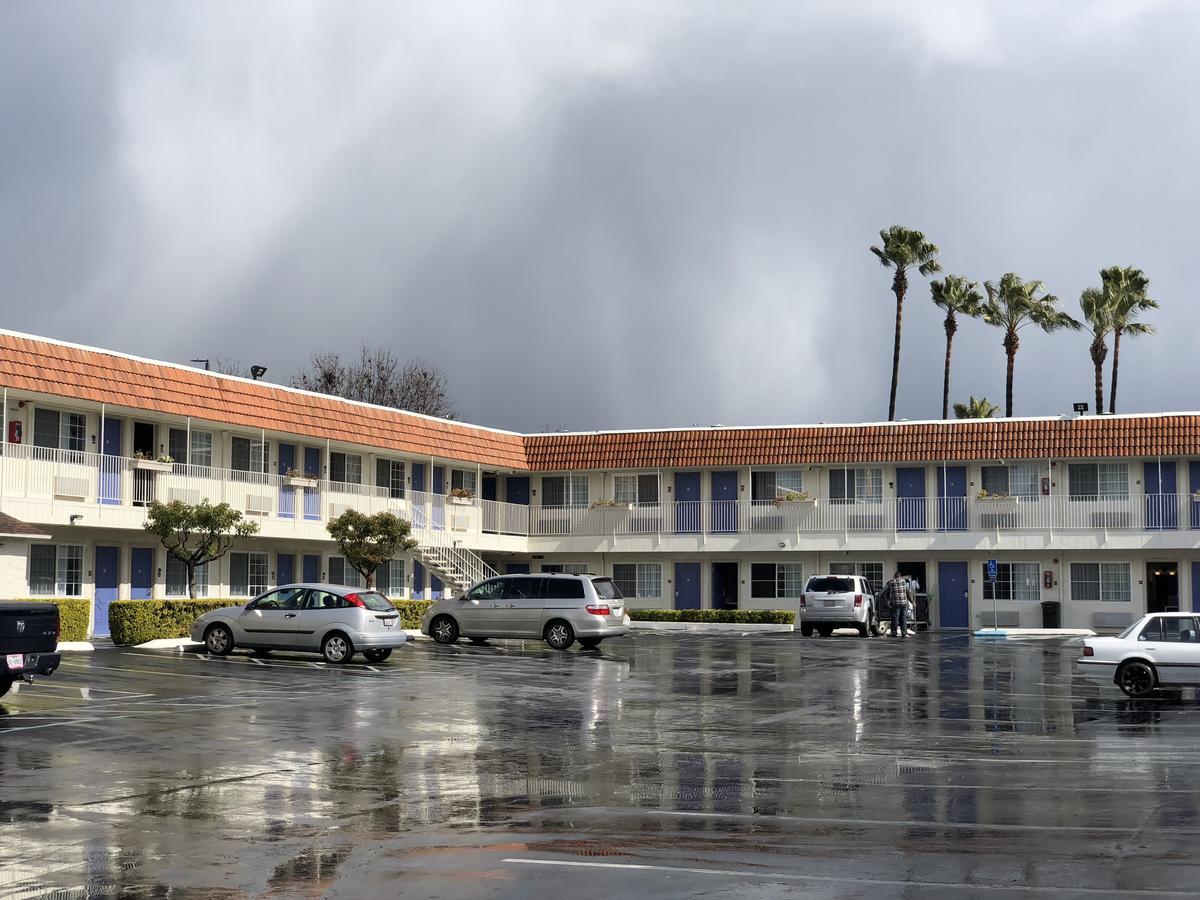 Gilroy Inn Dış mekan fotoğraf